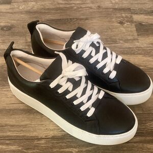 J/Slides NYC leather sneakers. Size 9